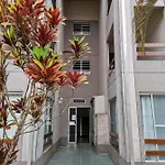 apartamento com uma suite.